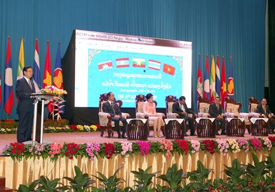 นายกรัฐมนตรีเวียดนามNguyễn Tấn Dũngเข้าร่วมการประชุมระดับสูง ที่ประเทศลาว - ảnh 2